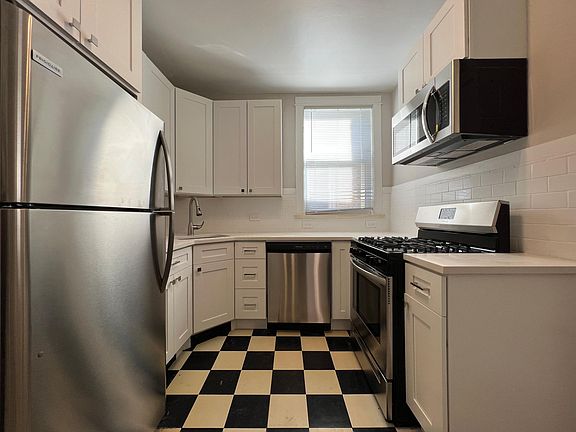 2nd image of 4846 N Claremont Ave #2