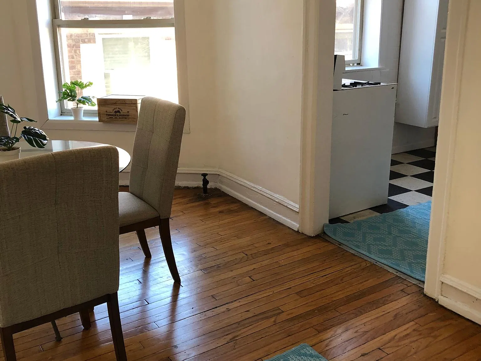 3 bed, 1300 sqft, $2,295 — Photo 2