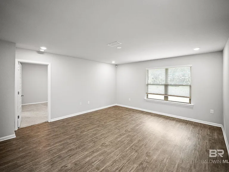 1481 Majesty Loop — Photo 3