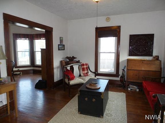 5th image of 3137 4th Avenue Pl