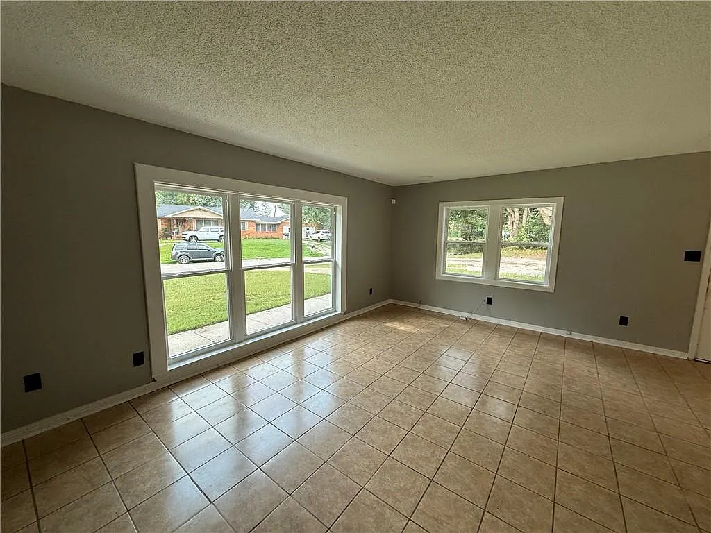 3 bed, 1.0 bath, 1505 sqft, $1,350 — Photo 4