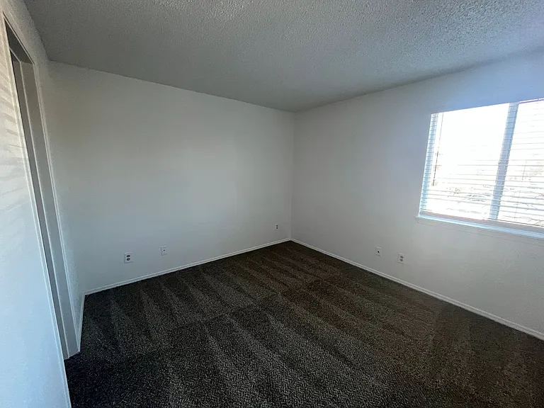 1075 S Elkhart Way — Photo 25
