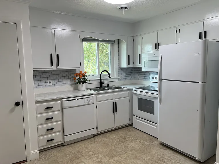 4100 Pittsford Rd #1 — Photo 7