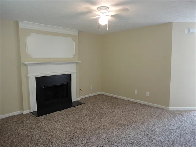 3711 Crescent Hill Ln NW — Photo 4