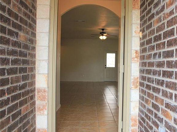 3rd image of 2908 Alamocitos Creek Dr