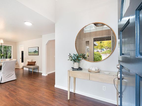 3rd image of 4707 Hillsboro Circle