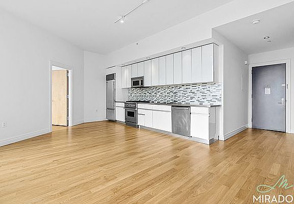 3rd image of 554 W 54th St #24N