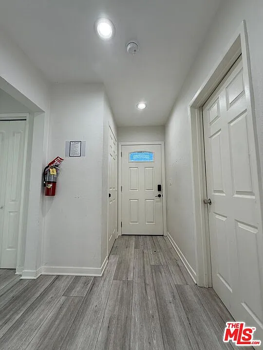 3 bed, 2.0 bath, 1264 sqft, $4,500 — Photo 4