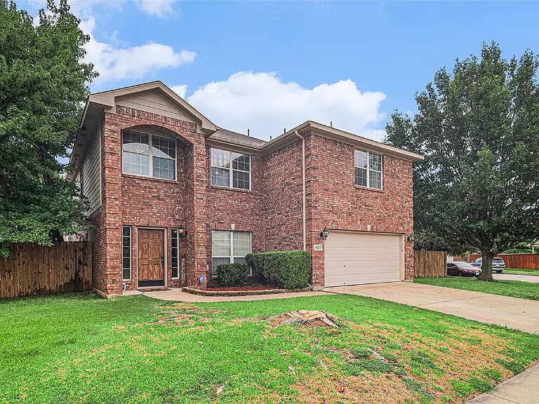 9600 Fox Hill Dr — Photo 3