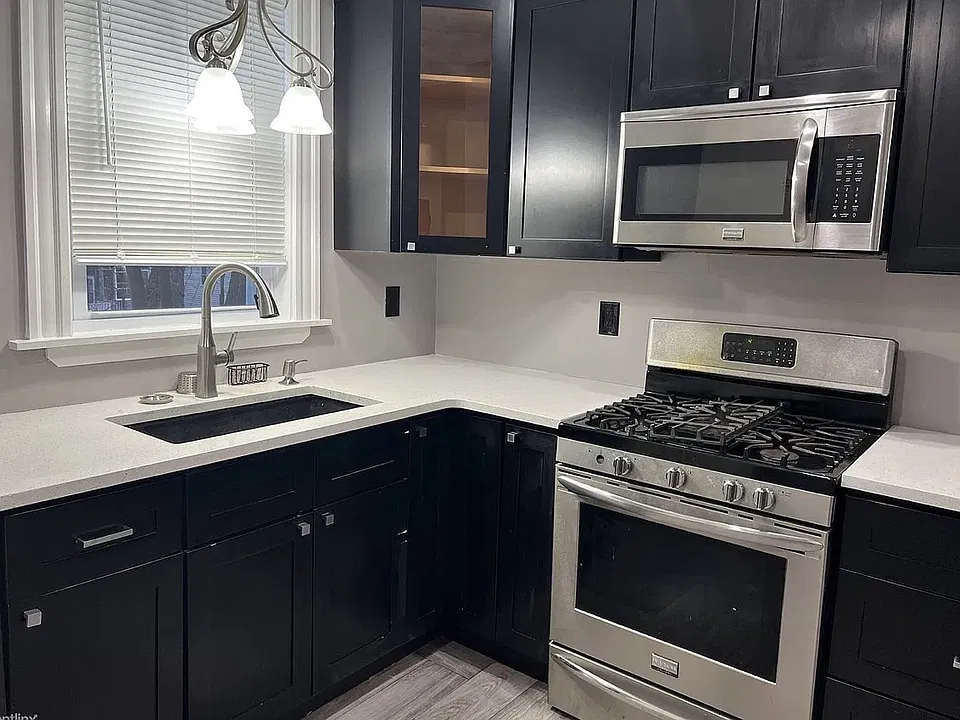 2 Maple St #2