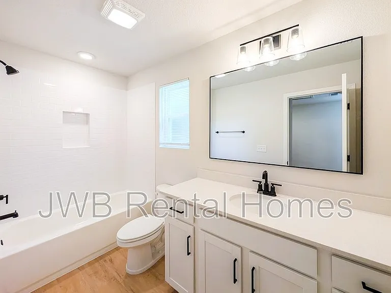 1216 Pangola Dr — Photo 11