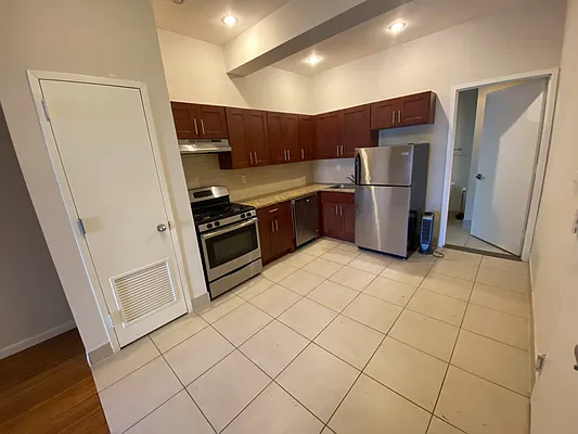 Rented by Bohemia Realty Group | media 23