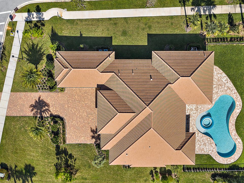 1st image of 3429 SW Westover Ct
