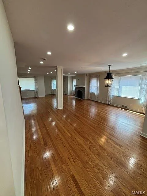 3 bed, 2.5 bath, 1940 sqft, $3,195 — Photo 4
