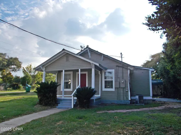 2823 Wynn St, Marianna, FL 32448