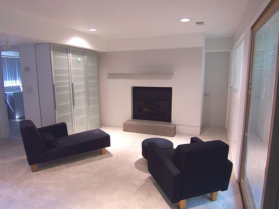 Family Room w/Gas Fireplace