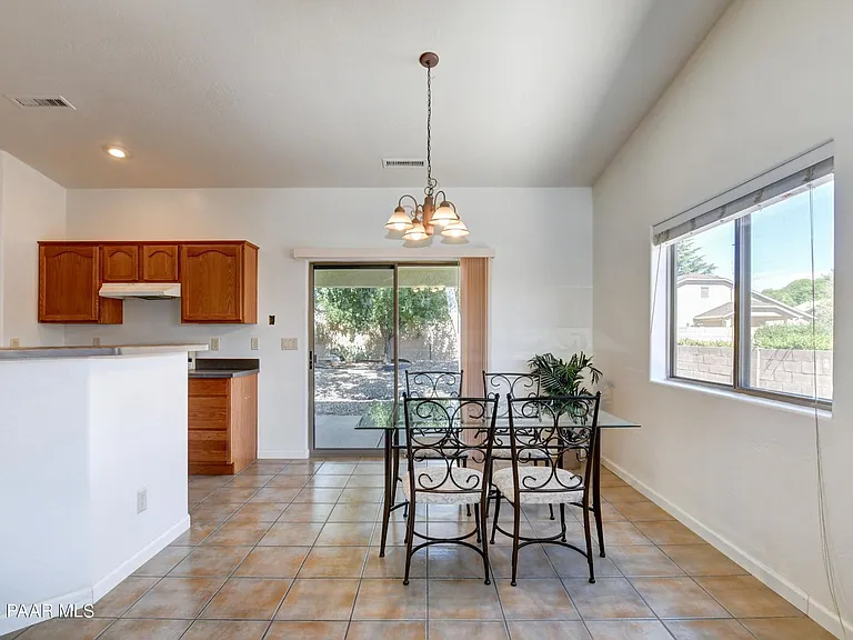 5520 N Bronco Ln — Photo 9