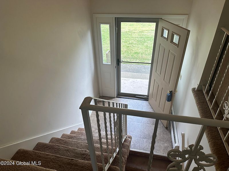 4th image of 1035 Hickory Road
