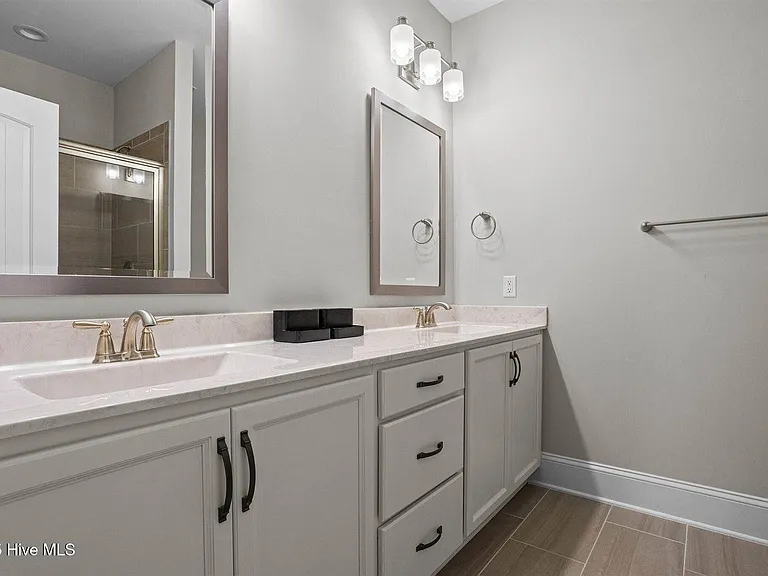 127 Lark Dr — Photo 11