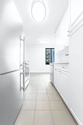 Rented by Olnick Organization | media 4