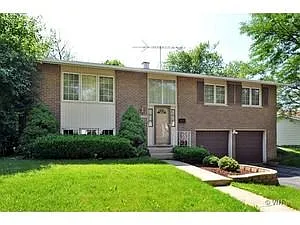 6105 Ridgeway Dr photo 1