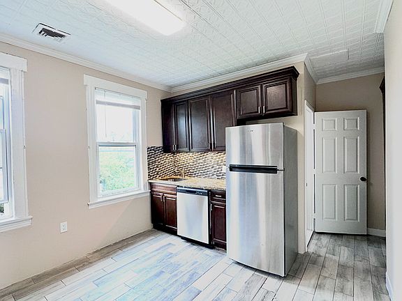 4th image of 25 Market St APT 3