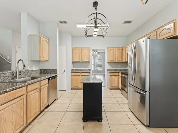 3304 Olympus Ct, Corinth, TX 76210
