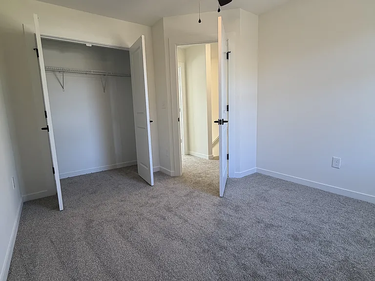 71 Woodsdale Pl SE — Photo 20
