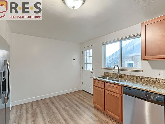 5th image of 3144 Vine St
