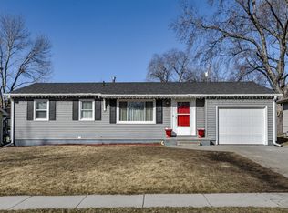 101 Wenwood Cir, Council Bluffs, IA 51503