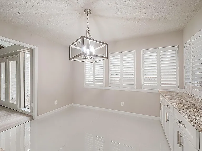 6107 Sanford Rd — Photo 25