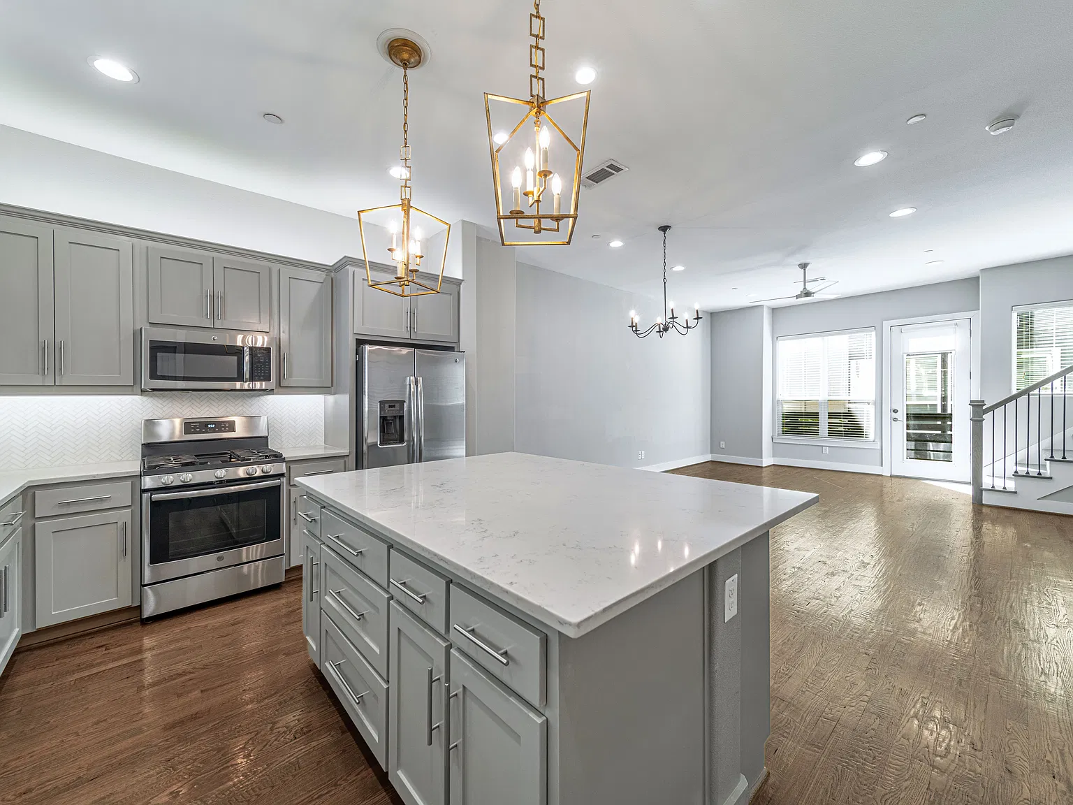 2 bed, 2.5 bath, 1576 sqft, $2,850 — Photo 1