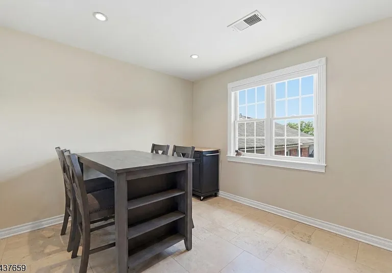 67-75 New England Ave #69B — Photo 5