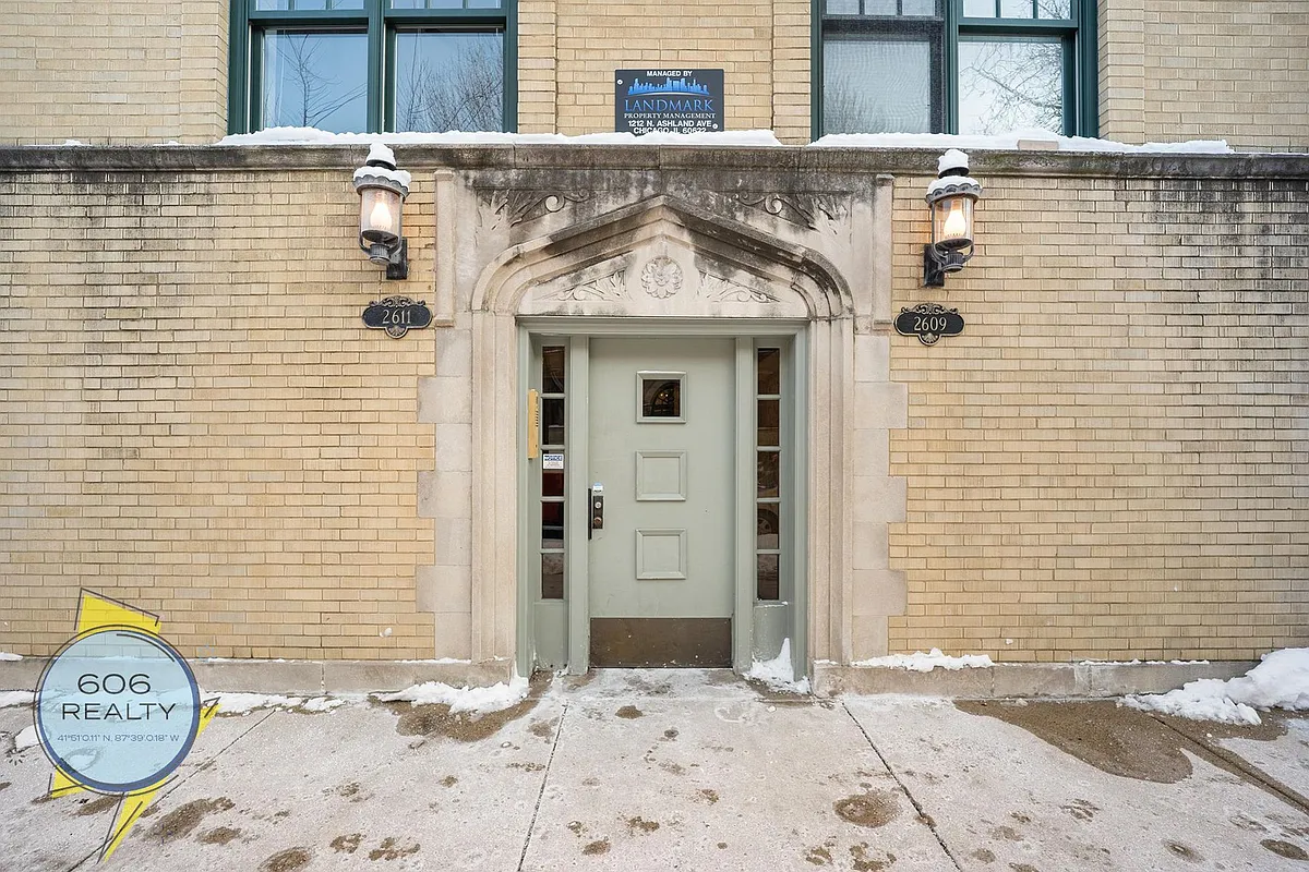 Building Photo - Lincoln Park Apts!