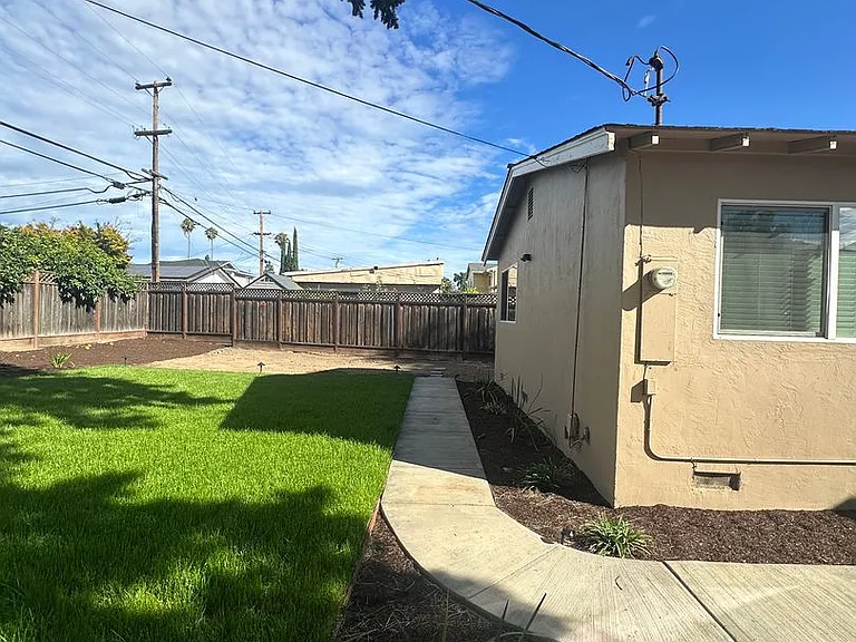 4309 Ross Ave — Photo 65