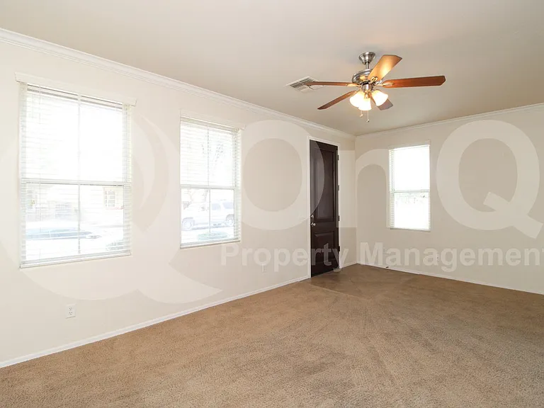 4273 E Oakland St — Photo 7