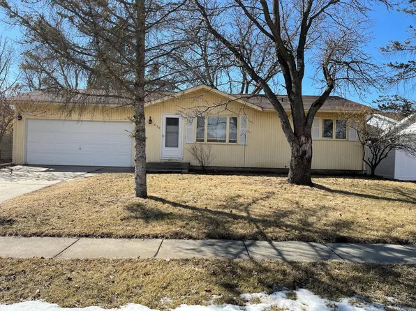 630 Garden Rd, Ames, IA 50010