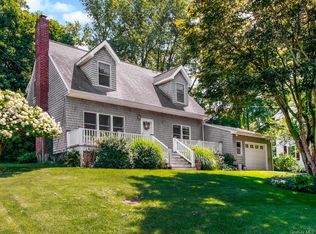 3216 Lakeshore Dr, Mohegan Lake, NY 10547