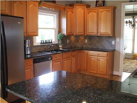 Beautiful kitchen with granite countertops and stainless applainces
