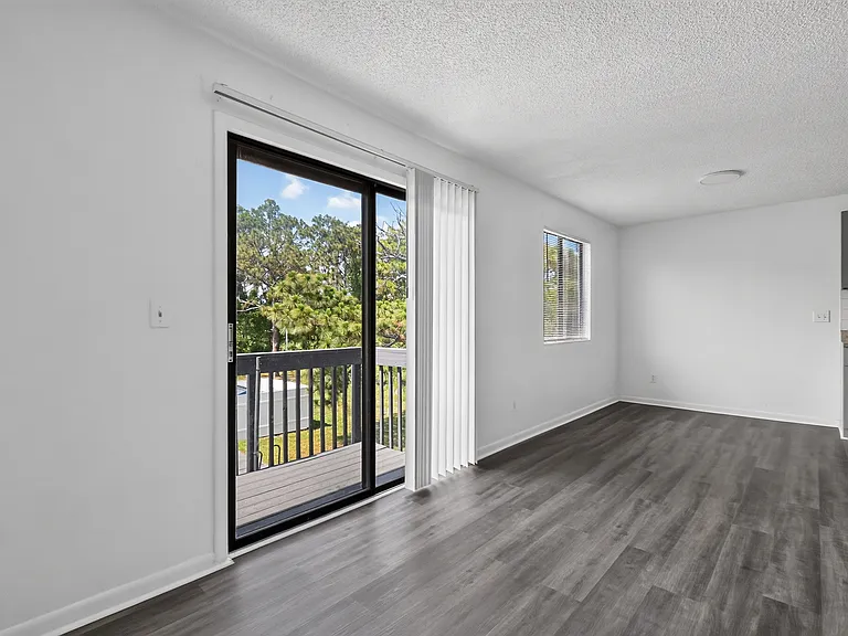 451 Mercury Ave SE #201 — Photo 6