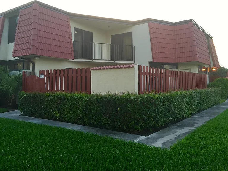 3757 Victoria Dr — Photo 24