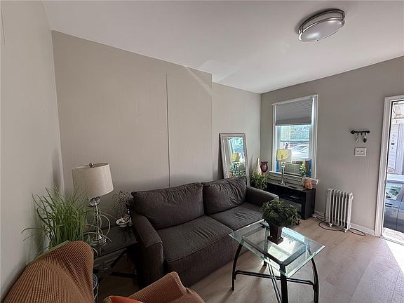 3rd image of 725.5 Spruce St