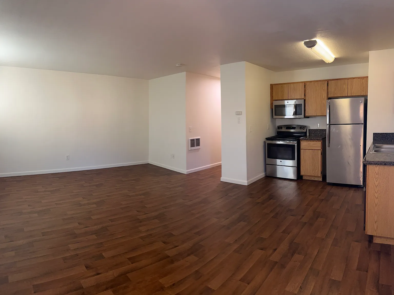 202 Willie James Jones Ave — Photo 2