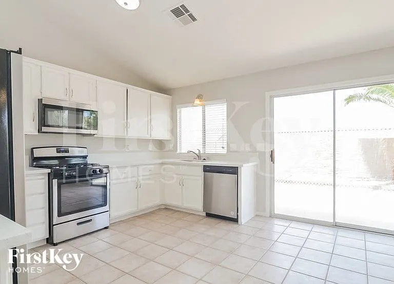 127 Tamarack Dr — Photo 9