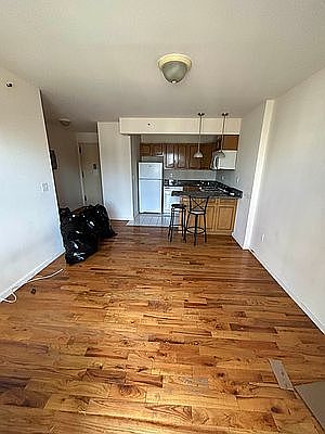 4th image of 38-03 31st St #501