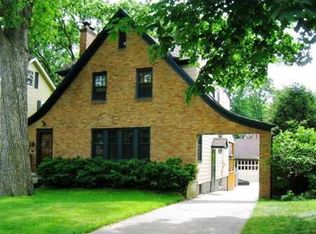 321 University Dr, East Lansing, MI 48823