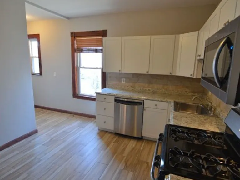 21 Harbor View St #2 — Photo 2