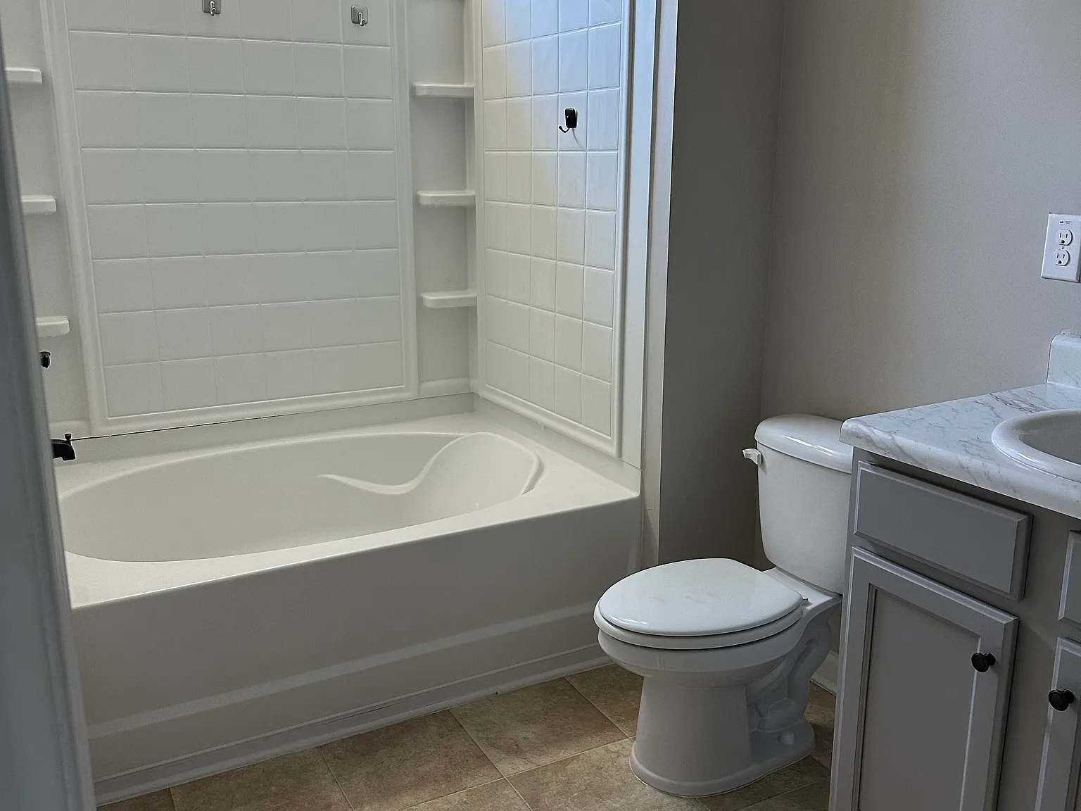 3 bed, 2.5 bath, 1540 sqft, $2,200 — Photo 4