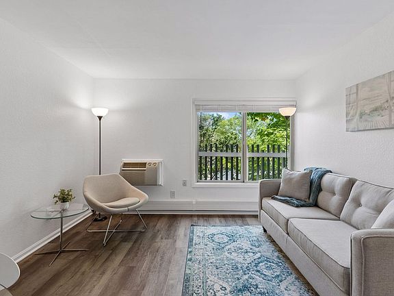 5th image of 2707 Valmont Rd #214D