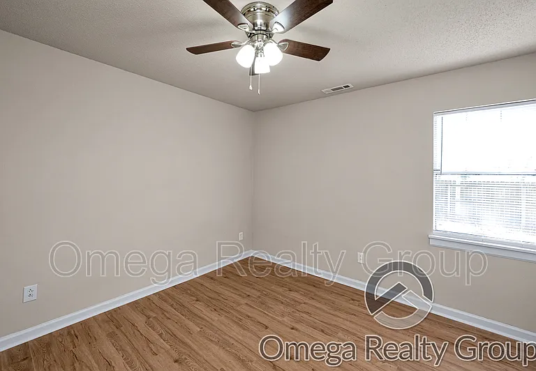 The Cove Apartments — Photo 25